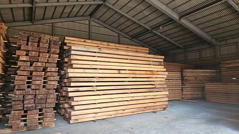 堤木材の乾燥材